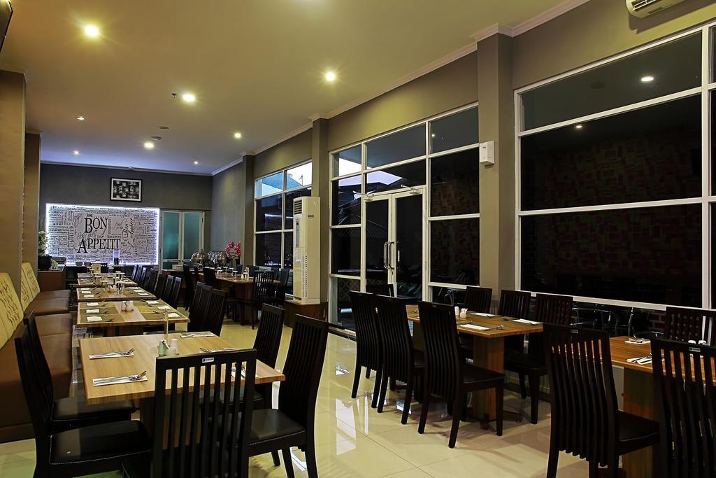 Asoka Luxury Hotel Bandar Lampung Exterior photo