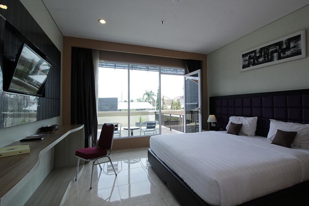 Asoka Luxury Hotel Bandar Lampung Exterior photo