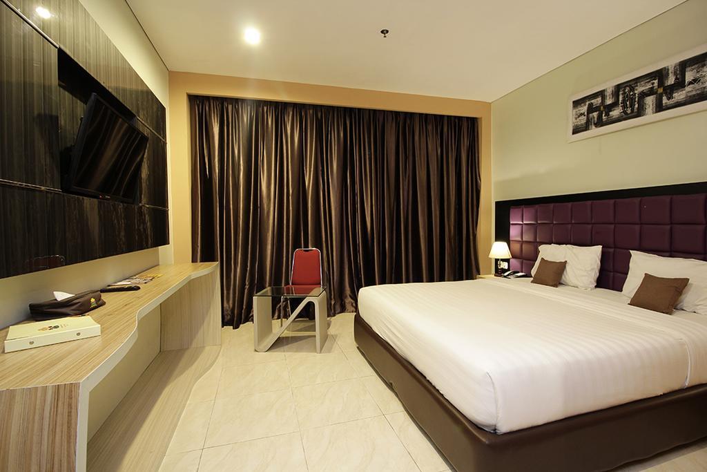 Asoka Luxury Hotel Bandar Lampung Exterior photo