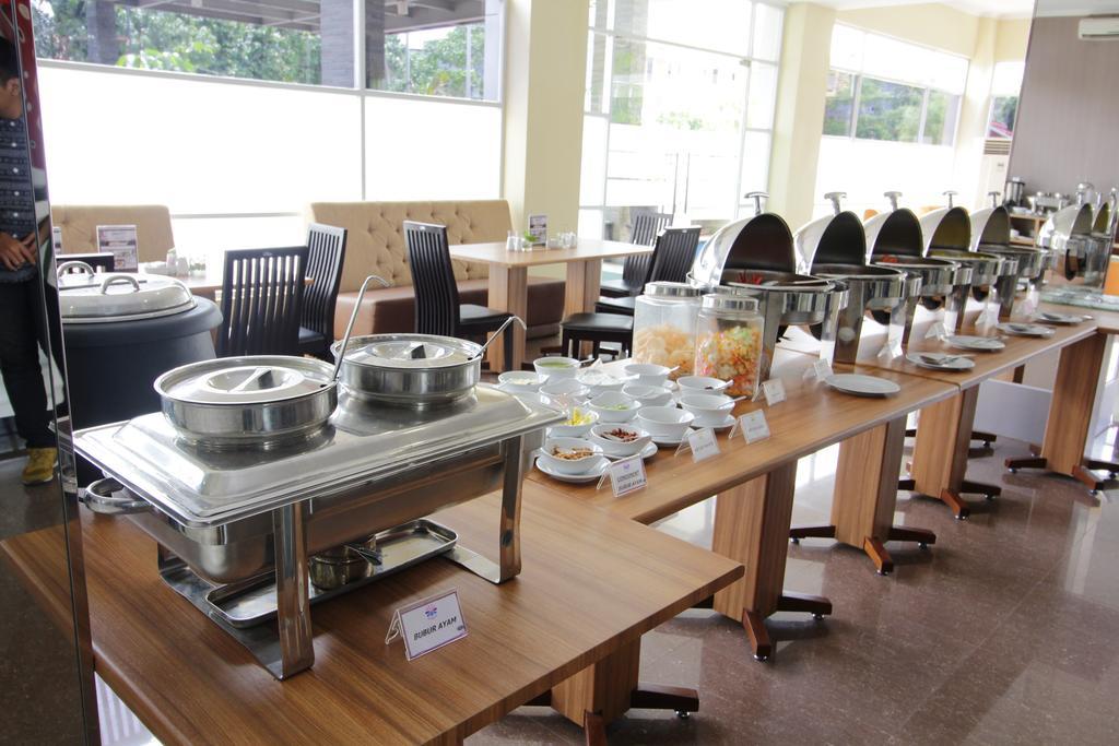 Asoka Luxury Hotel Bandar Lampung Exterior photo