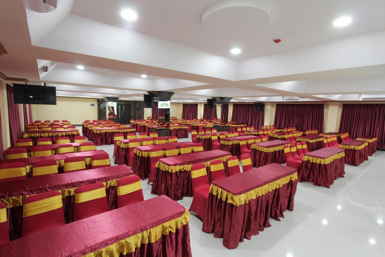 Asoka Luxury Hotel Bandar Lampung Exterior photo