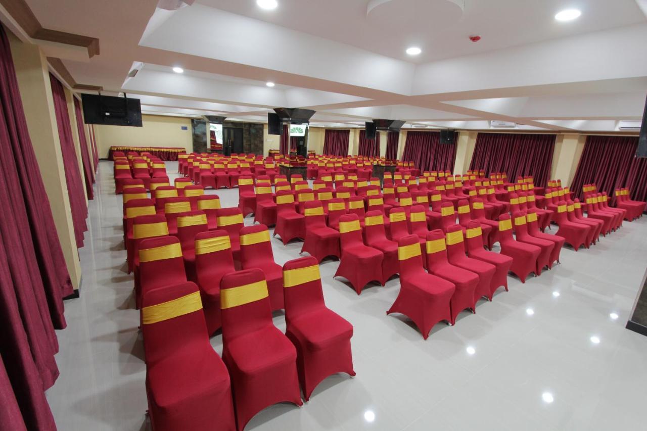 Asoka Luxury Hotel Bandar Lampung Exterior photo